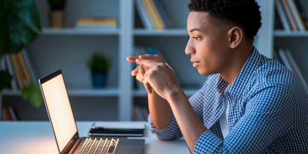 Comment améliorer les compétences de leadership grâce à des formations en ligne ?